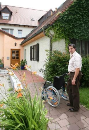 Landgasthof Haagen Schwabhausen bei Dachau Buitenkant foto