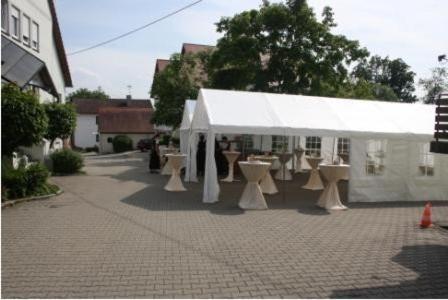 Landgasthof Haagen Schwabhausen bei Dachau Buitenkant foto